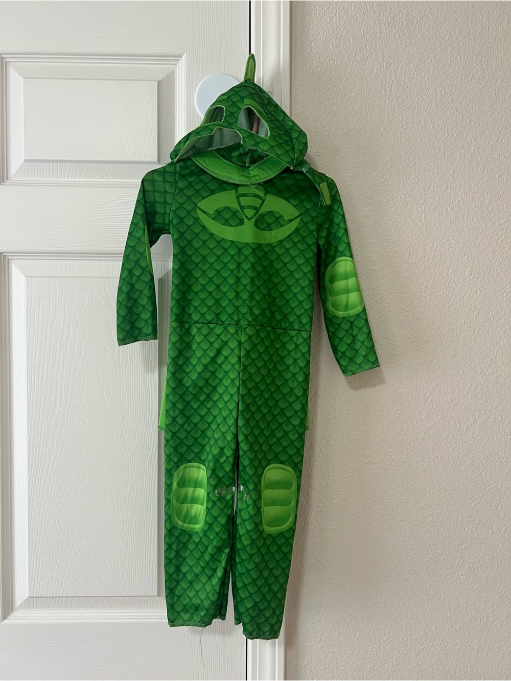 PJ Masks Gekko Kids Halloween Costume Green Jumpsuit Cape Mask 2T